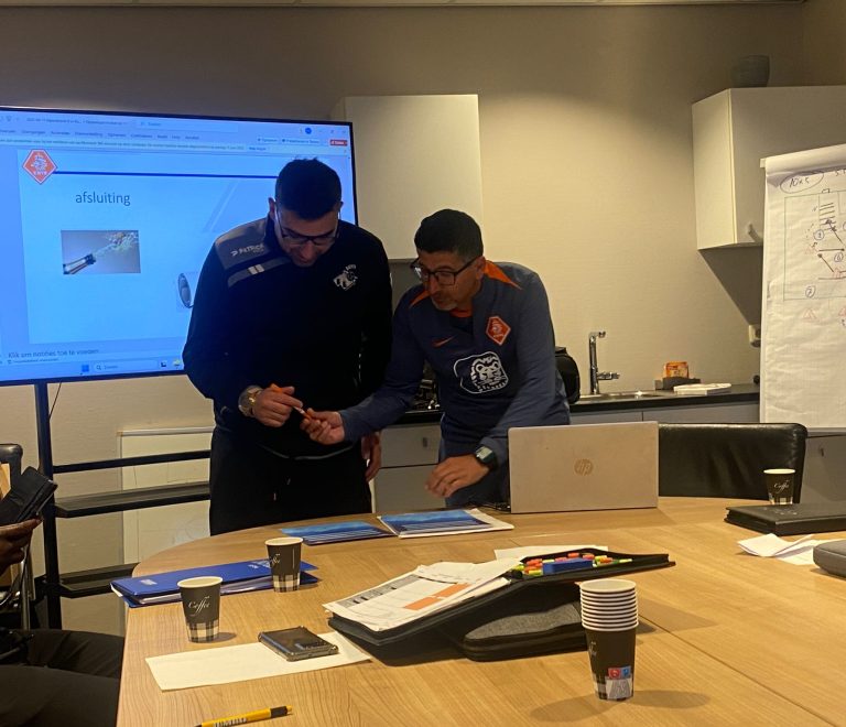 Belal Bayarli, trainer JO13-2, een diploma rijker