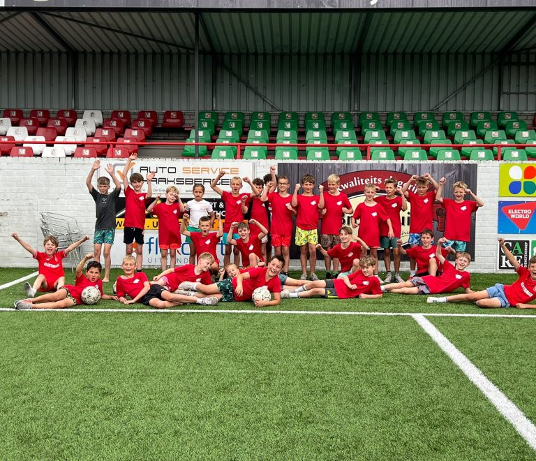JO10 beleeft onvergetelijk kampweekend bij Bon Boys