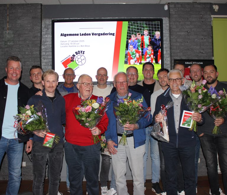 Jubilarissen Bon Boys gehuldigd