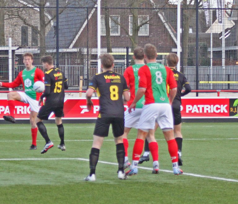 Bon Boys de sterkste in boeiend voetbalgevecht 