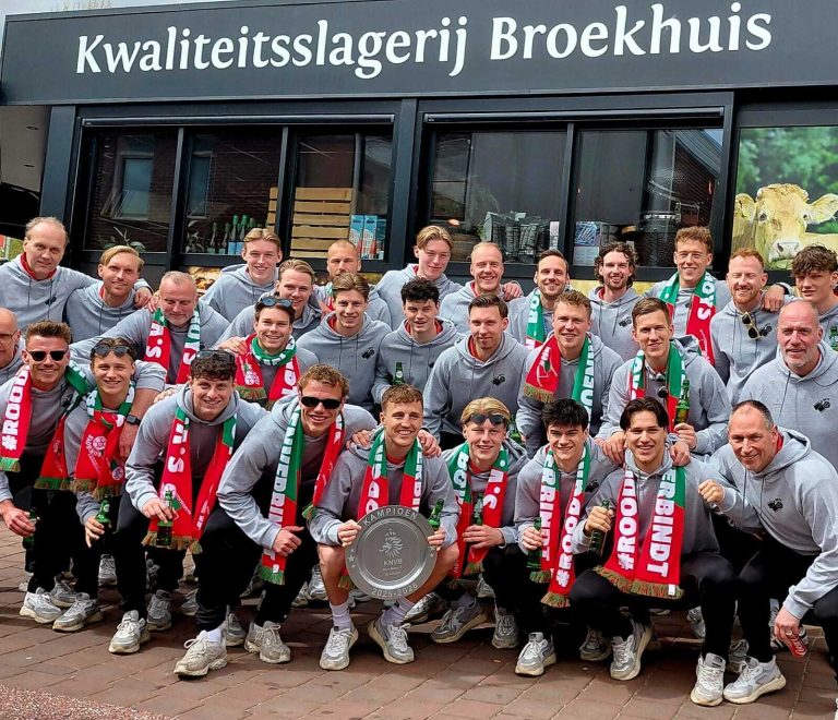 Bon Boys viert historisch seizoen met officiële kampioensinstuif