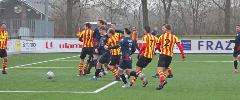 Laatste thuiswedstrijd 1e elftal met een grote party na afloop.